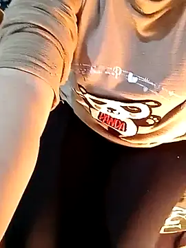 Snapshot of ShadiaStar chatting on February 5, 2025, 7:10 pm ShadiaStar online show from February 5, 2025, 7:10 pm