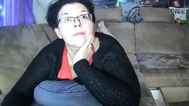 Snapshot of MissSharp chatting on December 27, 2024, 9:54 pm MissSharp online show from December 27, 2024, 9:54 pm