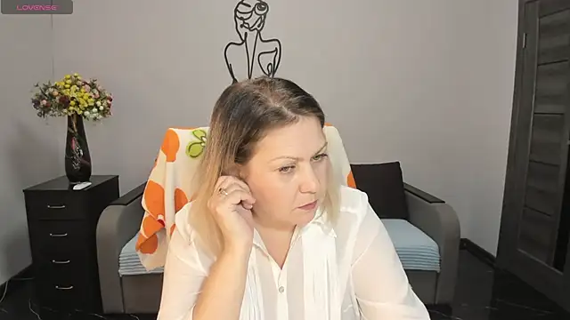 Milana Blake online show from January 8, 2025, 3:50 pm