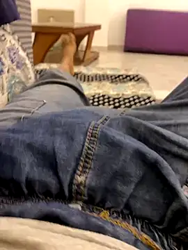 Snapshot of Lahcene chatting on November 7, 2025, 1:44 pm Lahcene online show from November 7, 2025, 1:44 pm