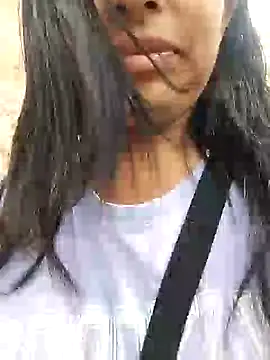 Snapshot of Danna-linyi chatting on December 20, 2024, 8:34 pm Danna-linyi online show from December 20, 2024, 8:34 pm