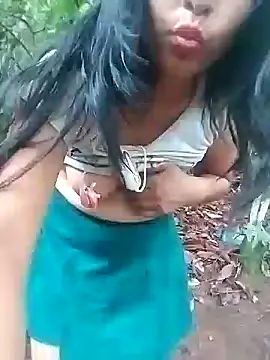 Snapshot of Danna-linyi chatting on January 2, 2025, 9:39 pm Danna-linyi online show from January 2, 2025, 9:39 pm