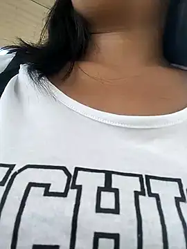 Snapshot of Danna-linyi chatting on February 17, 2025, 6:48 pm Danna-linyi online show from February 17, 2025, 6:48 pm