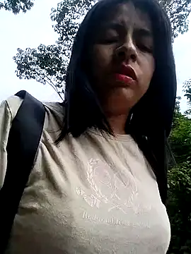 Snapshot of Danna-linyi chatting on February 21, 2025, 2:59 pm Danna-linyi online show from February 21, 2025, 2:59 pm