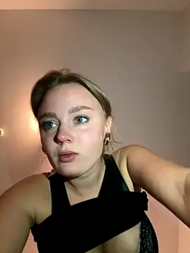 Snapshot of CherryEmmy chatting on October 3, 2025, 5:21 pm CherryEmmy online show from October 3, 2025, 5:21 pm