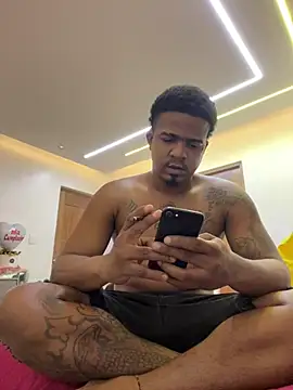 Snapshot of el-exotico-frekiisiimo chatting on December 11, 2024, 4:07 am el-exotico-frekiisiimo online show from December 11, 2024, 4:07 am