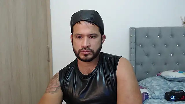 Snapshot of mr_gonzalo_ chatting on December 11, 2024, 11:54 pm mr gonzalo online show from December 11, 2024, 11:54 pm