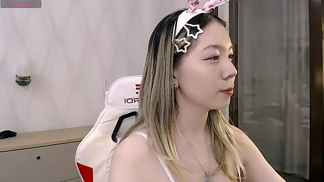 Babby Rabbit online show from October 16, 2025, 7:48 pm