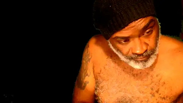 sinnernoir online show from January 10, 2025, 4:33 am