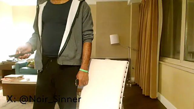 Snapshot of sinnernoir chatting on February 18, 2026, 7:37 am sinnernoir online show from February 18, 2026, 7:37 am