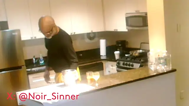 Snapshot of sinnernoir chatting on February 24, 2026, 2:59 pm sinnernoir online show from February 24, 2026, 2:59 pm