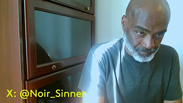 sinnernoir online show from May 17, 2026, 9:44 pm