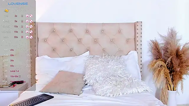 marilynrossy online show from March 23, 2025, 8:04 am