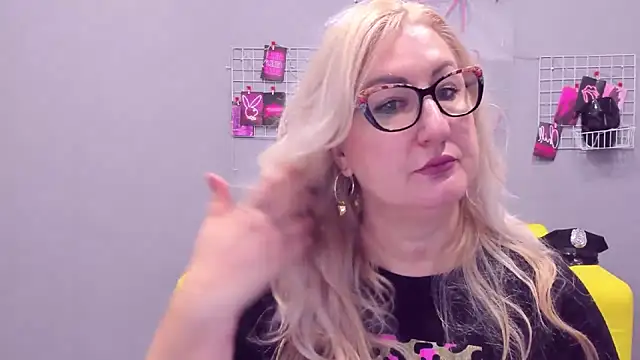 ChristyBrooks online show from January 15, 2025, 12:15 pm