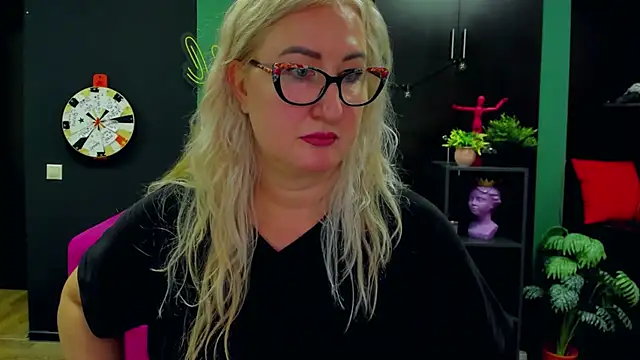 ChristyBrooks online show from February 4, 2025, 9:20 pm