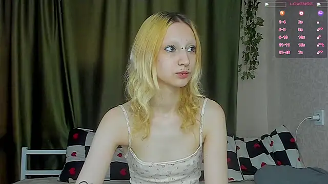 Snapshot of Lexy-Woorhez chatting on May 6, 2026, 11:26 am Lexy-Woorhez online show from May 6, 2026, 11:26 am