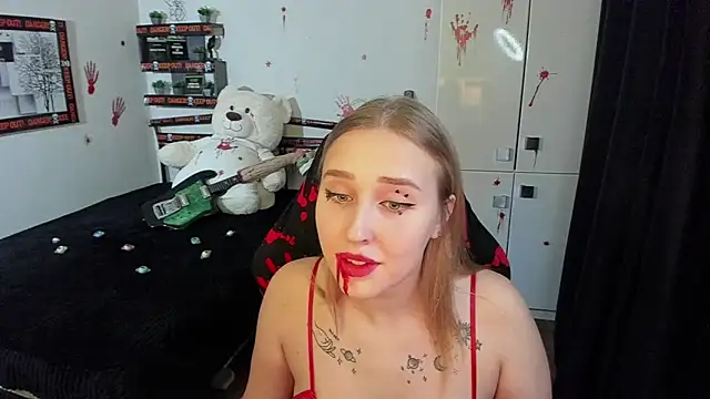 Snapshot of LinaTruly chatting on October 23, 2025, 9:35 pm LinaTruly online show from October 23, 2025, 9:35 pm