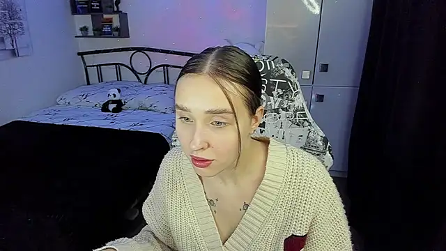 Snapshot of LinaTruly chatting on November 10, 2025, 9:47 pm LinaTruly online show from November 10, 2025, 9:47 pm