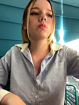 Snapshot of NicoleCut chatting on October 11, 2025, 11:03 pm NicoleCut online show from October 11, 2025, 11:03 pm