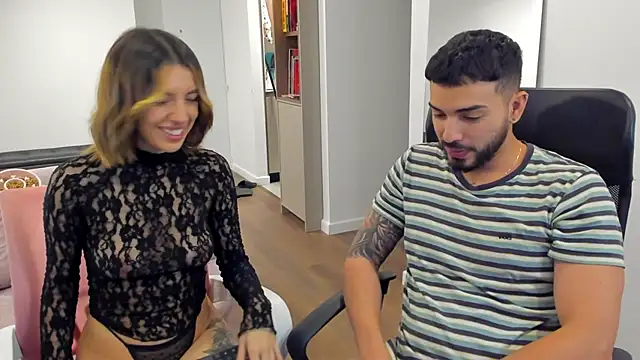 Snapshot of savage_sweethearts chatting on March 20, 2025, 2:19 am savage sweethearts online show from March 20, 2025, 2:19 am