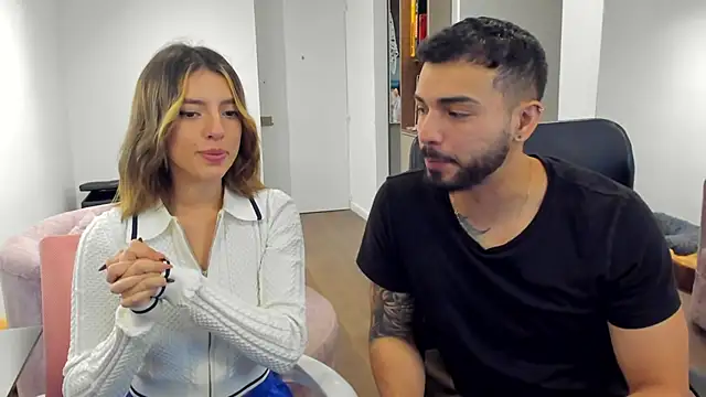 Snapshot of savage_sweethearts chatting on March 22, 2025, 4:24 am savage sweethearts online show from March 22, 2025, 4:24 am