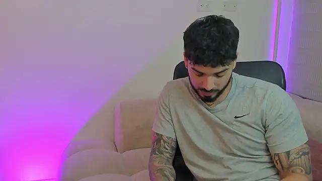 Snapshot of savage_sweethearts chatting on September 14, 2025, 12:54 am savage sweethearts online show from September 14, 2025, 12:54 am