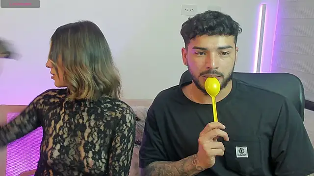 Snapshot of savage_sweethearts chatting on September 24, 2025, 1:20 am savage sweethearts online show from September 24, 2025, 1:20 am