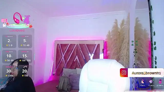 Snapshot of Aurora_Brownn chatting on October 9, 2025, 4:43 am Aurora Brownn online show from October 9, 2025, 4:43 am