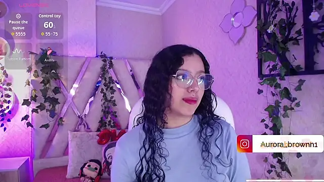 Snapshot of Aurora_Brownn chatting on November 7, 2025, 4:45 am Aurora Brownn online show from November 7, 2025, 4:45 am