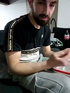 Snapshot of La_Chaudasse_98 chatting on January 18, 2025, 9:13 pm La Chaudasse 98 online show from January 18, 2025, 9:13 pm