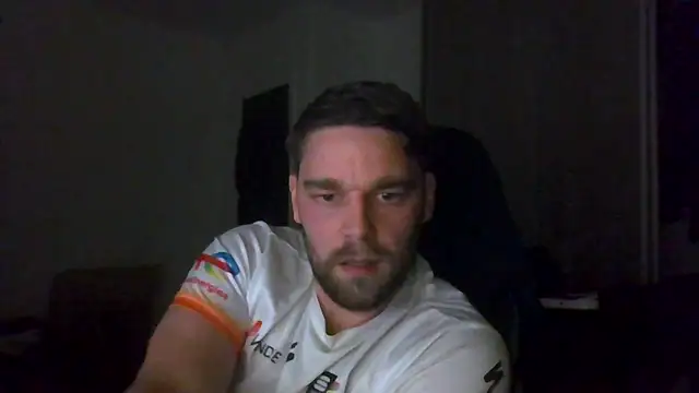 Snapshot of The_big_viking_ chatting on October 29, 2025, 9:27 pm The big viking online show from October 29, 2025, 9:27 pm