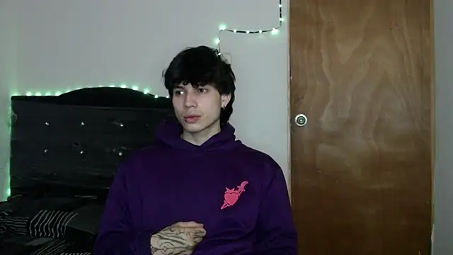 Snapshot of pervertsteens3 chatting on November 11, 2025, 9:09 am pervertsteens3 online show from November 11, 2025, 9:09 am