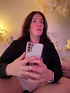 Engel mia online show from April 12, 2026, 5:07 pm