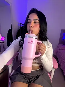 Snapshot of Emily-14 chatting on September 18, 2025, 2:35 am Emily-14 online show from September 18, 2025, 2:35 am