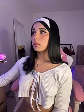 Snapshot of Emily-14 chatting on September 25, 2025, 2:15 am Emily-14 online show from September 25, 2025, 2:15 am