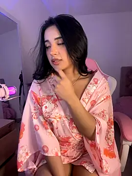 Snapshot of Emily-14 chatting on October 1, 2025, 5:13 am Emily-14 online show from October 1, 2025, 5:13 am