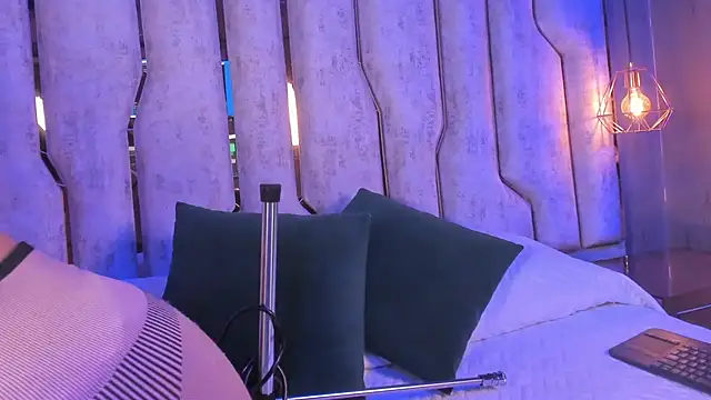 Snapshot of giorgia_13 chatting on March 21, 2025, 9:23 am giorgia 13 online show from March 21, 2025, 9:23 am