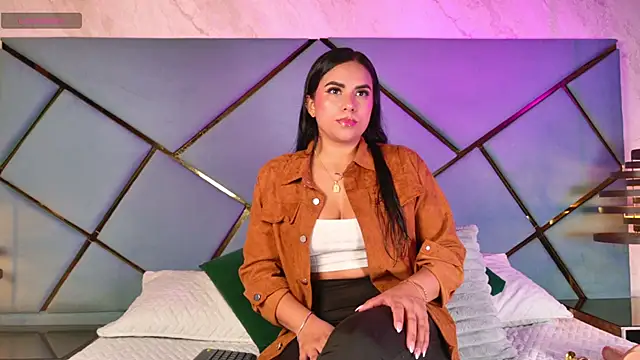 Snapshot of giorgia_13 chatting on October 1, 2025, 3:23 am giorgia 13 online show from October 1, 2025, 3:23 am