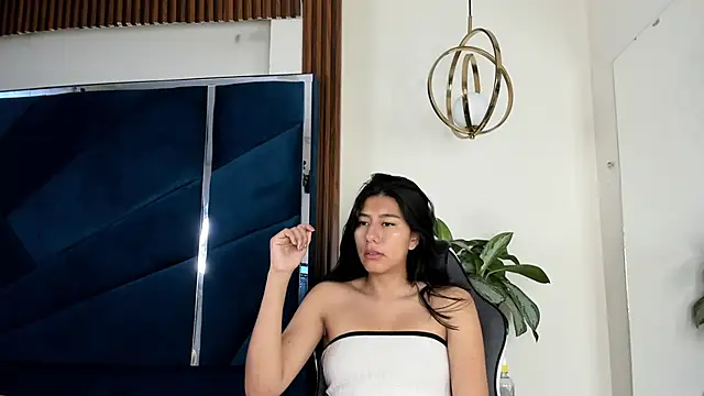 CarlaAlvez online show from February 7, 2026, 2:10 pm