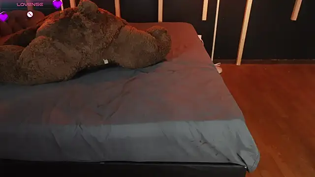 vampy dolll online show from March 8, 2025, 6:16 pm