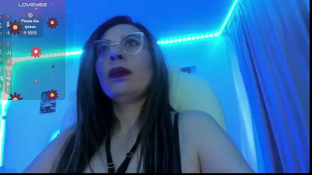  lara1 online show from November 21, 2025, 7:45 pm