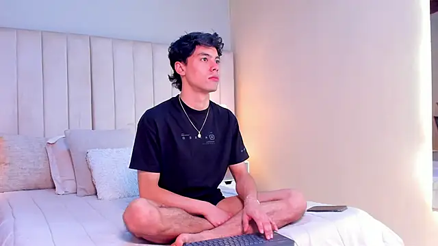 Snapshot of Dammon_Stallion chatting on January 28, 2025, 1:05 pm Dammon Stallion online show from January 28, 2025, 1:05 pm