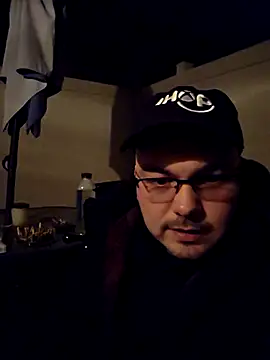 Snapshot of cmichaelxxx chatting on March 21, 2025, 7:22 am cmichaelxxx online show from March 21, 2025, 7:22 am