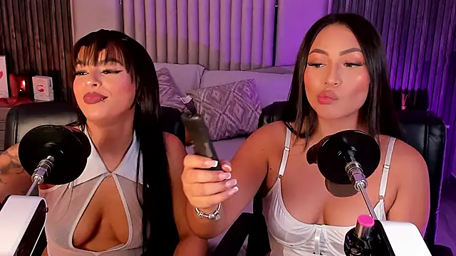 Lillyortiz online show from November 26, 2025, 8:32 pm