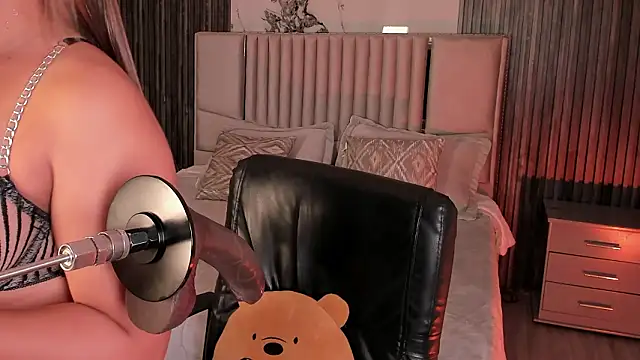 Lillyortiz online show from February 17, 2026, 8:15 pm