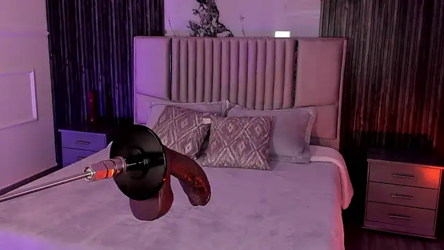 Lillyortiz online show from February 25, 2026, 8:07 pm