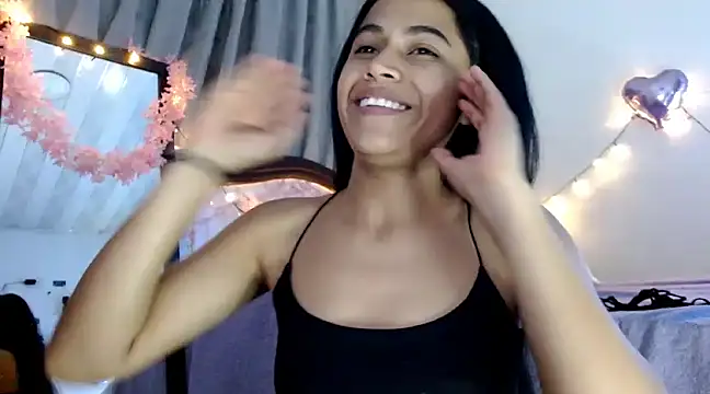 Snapshot of brihanna_lena chatting on December 26, 2024, 4:53 am brihanna lena online show from December 26, 2024, 4:53 am