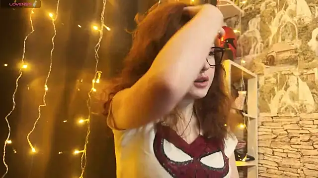 Snapshot of LaurenRossss chatting on February 13, 2025, 10:54 pm LaurenRossss online show from February 13, 2025, 10:54 pm