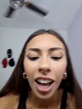 Snapshot of Jazmin-Cerezita chatting on March 6, 2025, 2:19 am Jazmin-Cerezita online show from March 6, 2025, 2:19 am