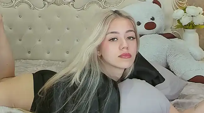 STELLA RICH online show from January 14, 2025, 4:25 am